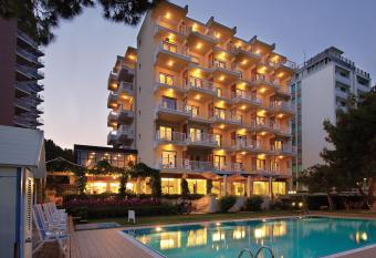 Hotel Atlantic allows 18 year olds to book a room