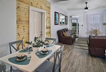 Scotland Villa 1 allows 18 year olds to book a room