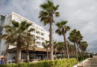 Hotel GRINT has Balcony rooms