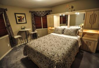 Cornerstone Bed and Breakfast has Balcony rooms