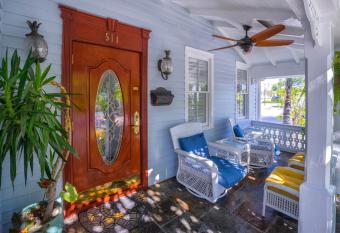 Duval Inn - Key West has Balcony rooms