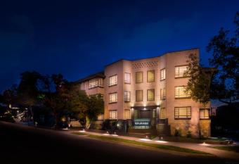 Crest On Barkly Serviced Apartments allows 18 year olds to book a room