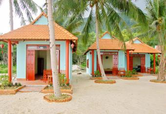Kiki Coconut Beach Resort allows 18 year olds to book a room