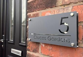 Everythings Cosy at Clucas has Balcony rooms