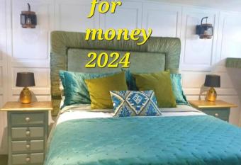 JASMINE CORAL JAY Boutique Boatel Ocean Village has Balcony rooms