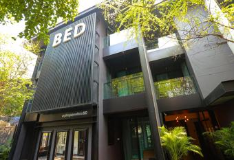 BED Phrasingh-Adults Only allows 18 year olds to book a room
