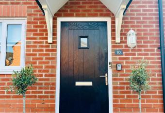 Stylish Cheshire Townhouse has Balcony rooms