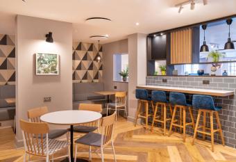 Holiday Inn London-Bexley, an IHG Hotel allows 18 year olds to book a room