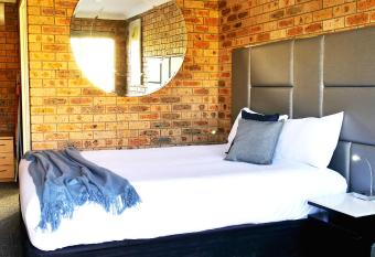 Country Capital Motel allows 18 year olds to book a room