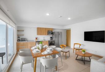 Upstay - NEW BUILD - Viva Jaco Condo w Epic Views allows 18 year olds to book a room