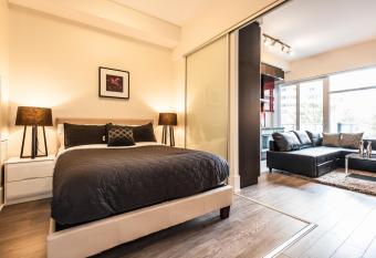 Loft - Entertainment & Financial District has Balcony rooms