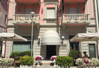 Hotel Katy has Balcony rooms