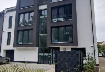 Parkside Modernes Studio Appartment has Balcony rooms