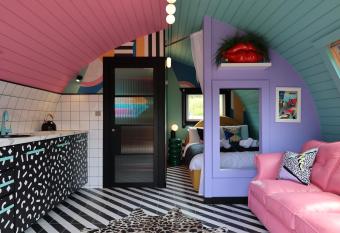 Ammonite Glamping Pod & Hot Tub has Balcony rooms