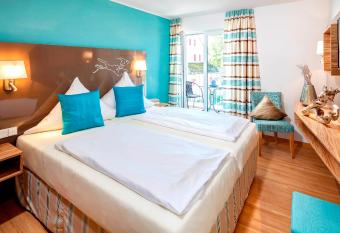 Hotel Sch  nau allows 18 year olds to book a room