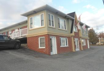 Motel Le Refuge allows 18 year olds to book a room