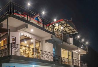 Wisteria Winds Villa has Balcony rooms