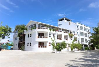 Rashu Hiyaa has Balcony rooms