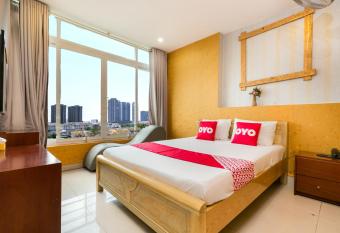 Hoang Van Hotel near SECC, FV hospital has Smoking/Balcony rooms
