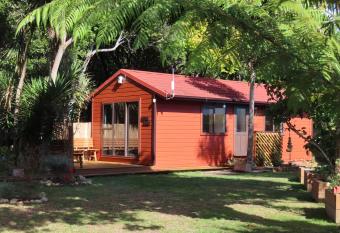 Hide Away in Waikanae has Balcony rooms