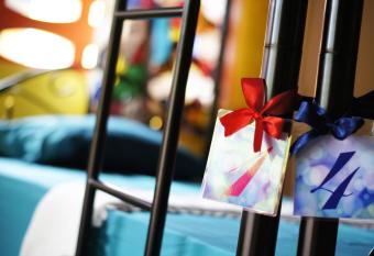 Dorm Des Fleurs Hostel allows 18 year olds to book a room