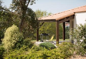 Domaine du Lac de Sorin allows 18 year olds to book a room