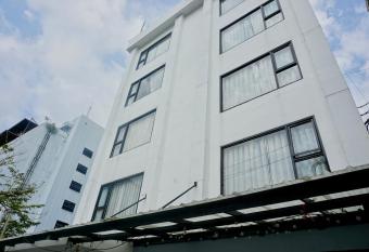 Hash Apartment Silom Soi 3 triple room has Balcony rooms