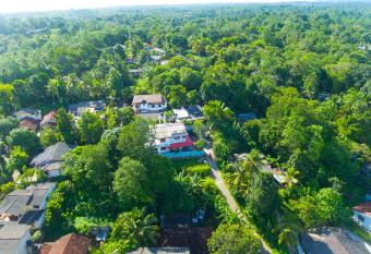 Dinsara Pearl Villa has Balcony rooms