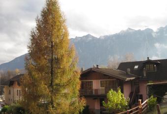 B&B Al Larice has Balcony rooms