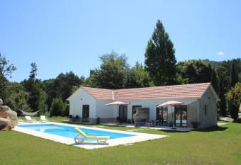 Quinta das Pedrosas allows 18 year olds to book a room