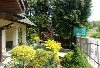 Pensjonat Pod D  ug   Polan   allows 18 year olds to book a room