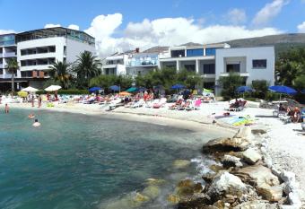 Beach Guesthouse Mediteran has Balcony rooms