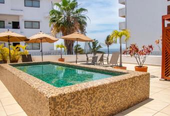 Amapas Apartments Puerto Vallarta - Adults Only allows 18 year olds to book a room