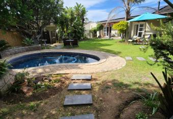 Jenvey House Selfcatering Apartments & BnB has Balcony rooms