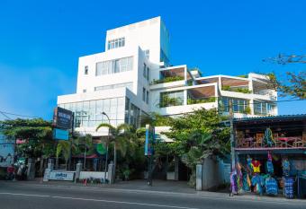 Refresh Hotel Hikkaduwa has Balcony rooms