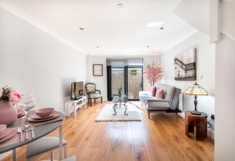 Exceptional 2 Bed In Mill Hill allows 18 year olds to book a room