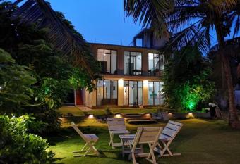 Ocean Breeze Villa has Balcony rooms