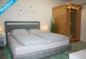 Wellnessapartment Oberhausen 2 allows 18 year olds to book a room