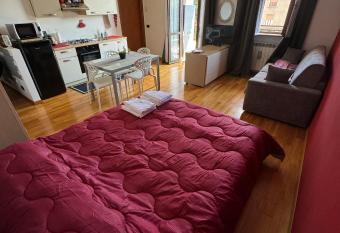 Pantone Cremisi-Seregno Center allows 18 year olds to book a room