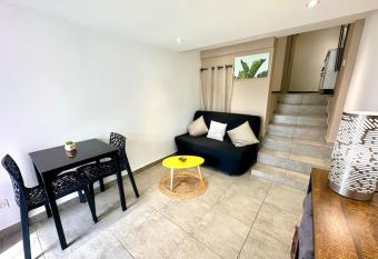 Appartement type 2 Bandol centre has Balcony rooms