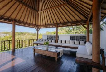 Cotton Tree, Close to Beach & 30-Percent Off! has Balcony rooms