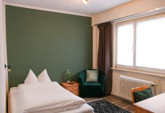 Kreilingsh  fchen Apartments allows 18 year olds to book a room