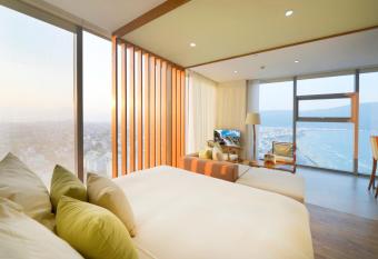 Fusion Suites Da Nang - Daily Reflexology Inclusive allows 18 year olds to book a room