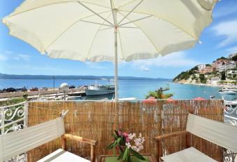 Apartment Pere s Mora has Balcony rooms