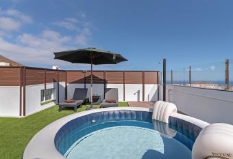 One Life One Dream House has Balcony rooms