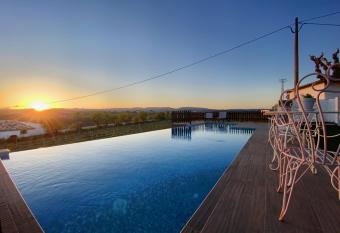 Bed & Breakfast Wine & Cooking Pened  s has Balcony rooms