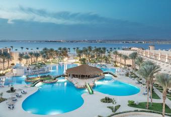 Pyramisa Beach Resort Sahl Hasheesh has Balcony rooms