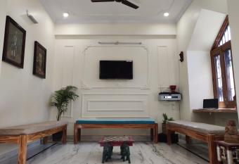 The Karauli Villa by Le Pension Stays allows 18 year olds to book a room