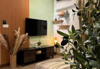 Qaseh Ain Homestay KLIA Transit & Staycation has Balcony rooms