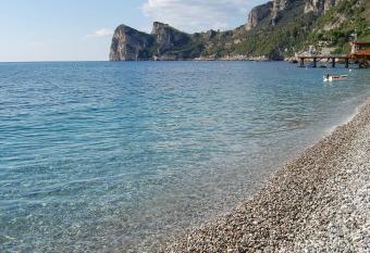 Marina del Cantone Chalet has Balcony rooms